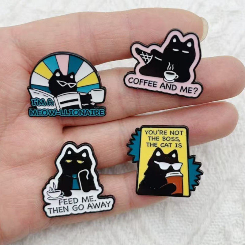 Party Favor Bag - 4 個のヨーロッパとアメリカのレトロなクリエイティブヒップホップパーソナリティ漫画黒猫シリーズスタイリングメタルブローチ多用途バッグ衣類