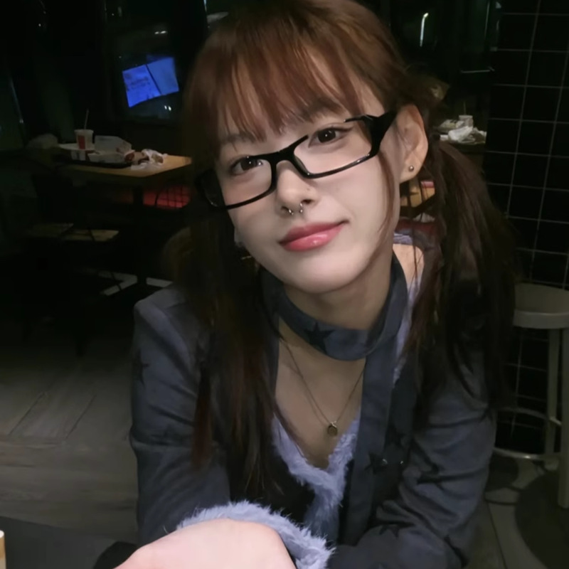 Y2K 黒ハーフフレームメガネ女性トレンディな眼鏡日本アニメ - Photo Booth Frame のレビューと価格